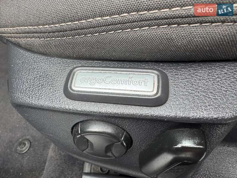 Универсал Volkswagen Passat 2015 в Черновцах