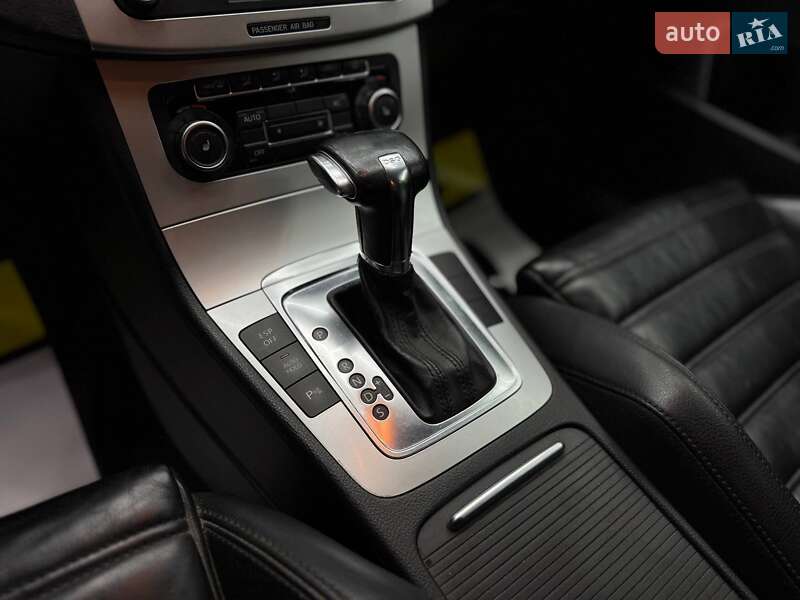 Седан Volkswagen Passat 2010 в Чернівцях