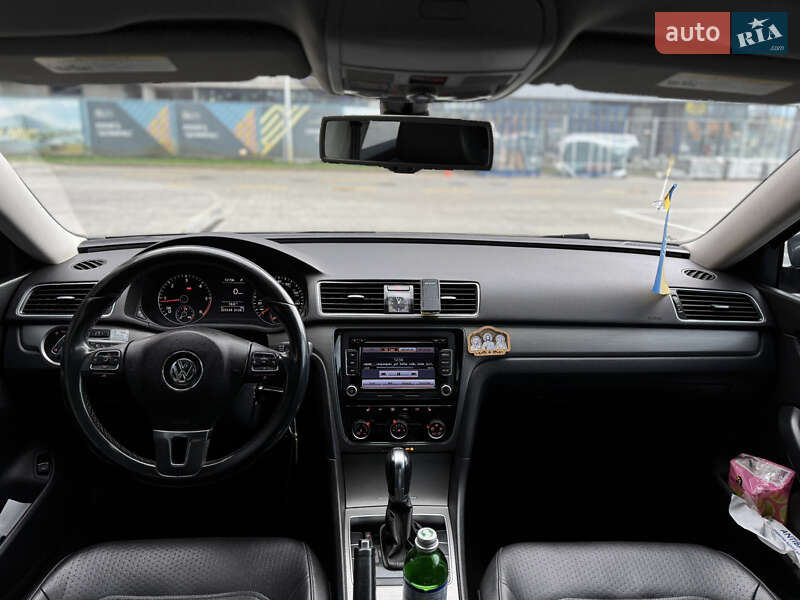 Седан Volkswagen Passat 2014 в Киеве