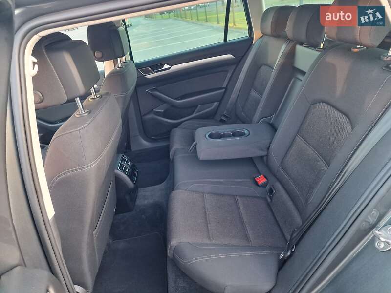 Універсал Volkswagen Passat 2015 в Києві фото 30 Універсал Volkswagen Passat 2015 в Києві