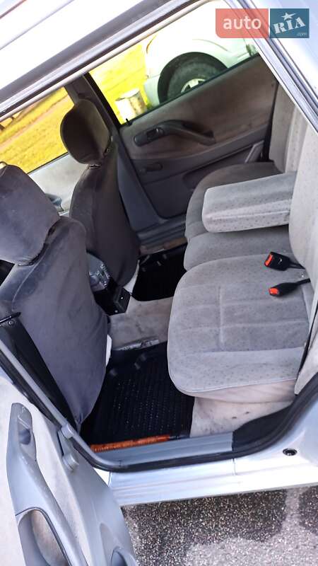 Универсал Volkswagen Passat 1994 в Киеве