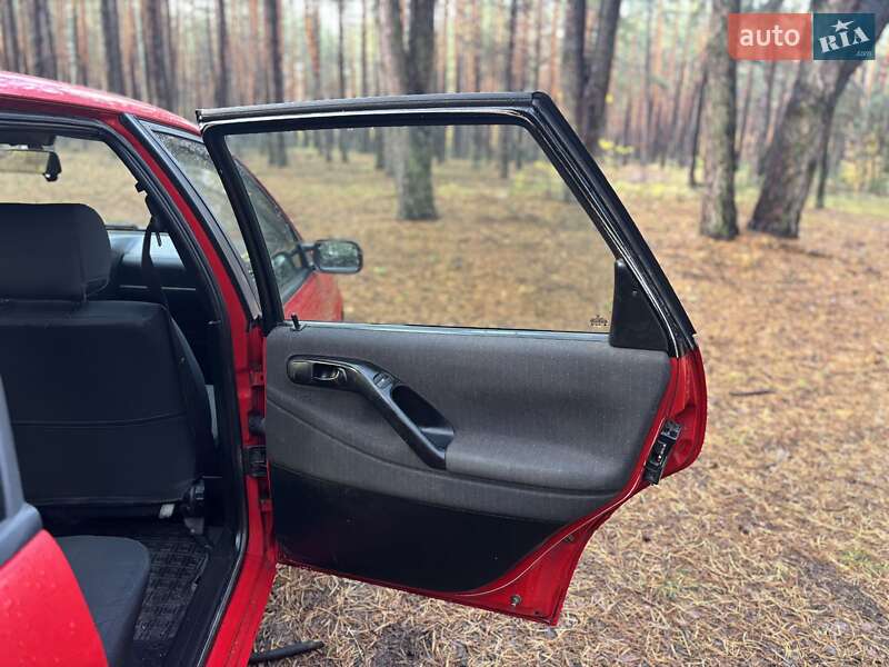 Седан Volkswagen Passat 1993 в Ахтырке