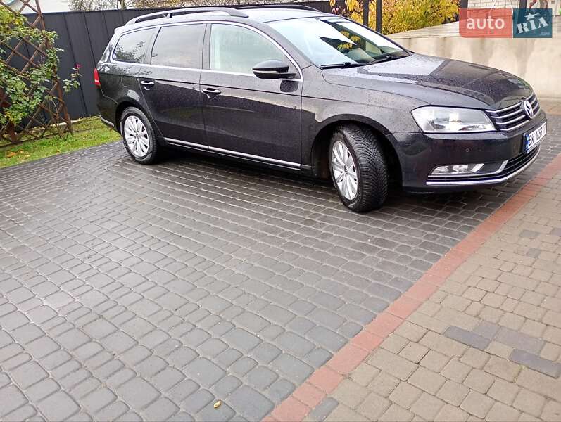 Универсал Volkswagen Passat 2012 в Маневичах