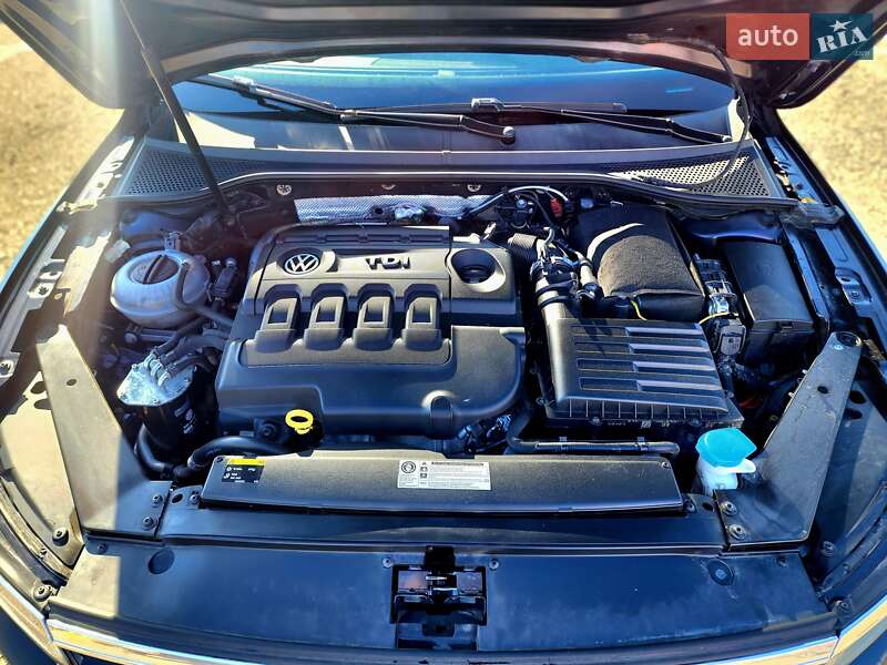 Седан Volkswagen Passat 2015 в Черновцах