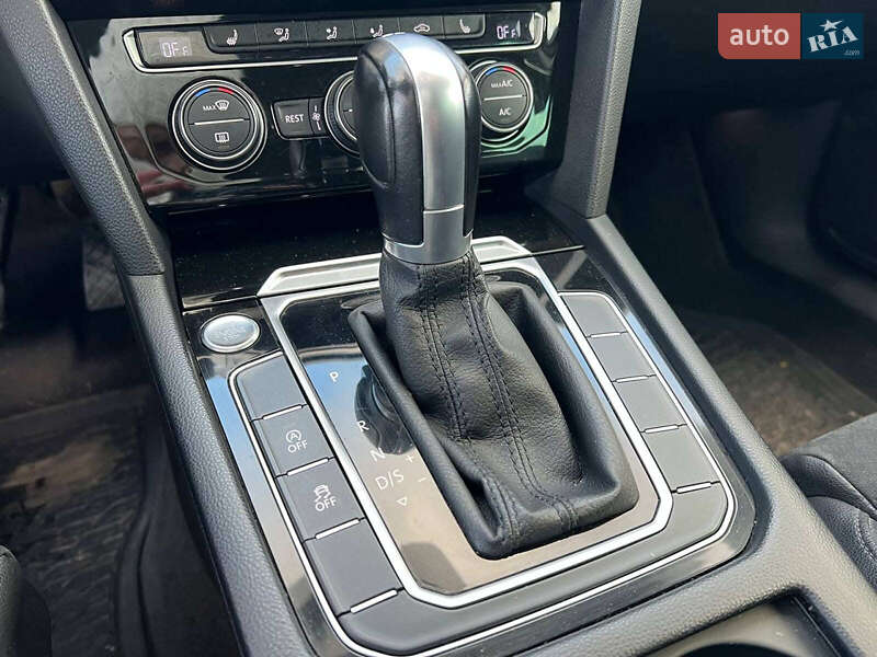 Універсал Volkswagen Passat 2016 в Львові фото 30 Універсал Volkswagen Passat 2016 в Львові