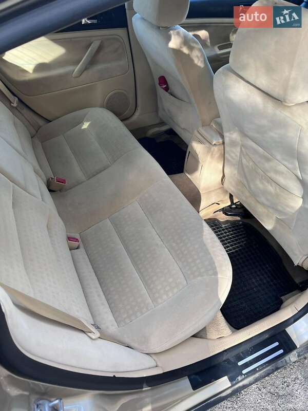 Седан Volkswagen Passat 2002 в Емильчине фото 9 Седан Volkswagen Passat 2002 в Емильчине