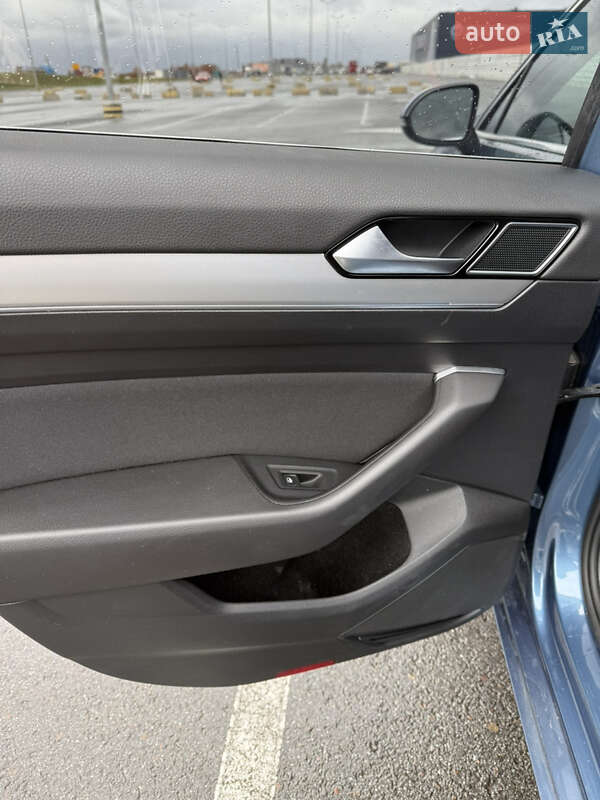 Универсал Volkswagen Passat 2017 в Львове фото 35 Универсал Volkswagen Passat 2017 в Львове