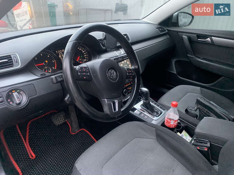 Седан Volkswagen Passat 2011 в Монастириській