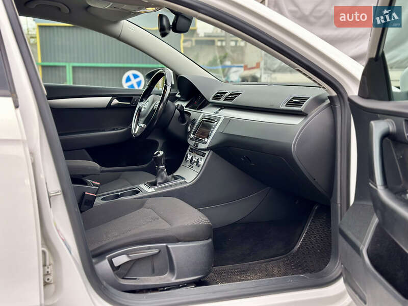 Седан Volkswagen Passat 2013 в Киеве фото 20 Седан Volkswagen Passat 2013 в Киеве