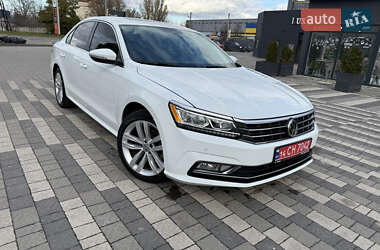 Седан Volkswagen Passat 2017 в Львове