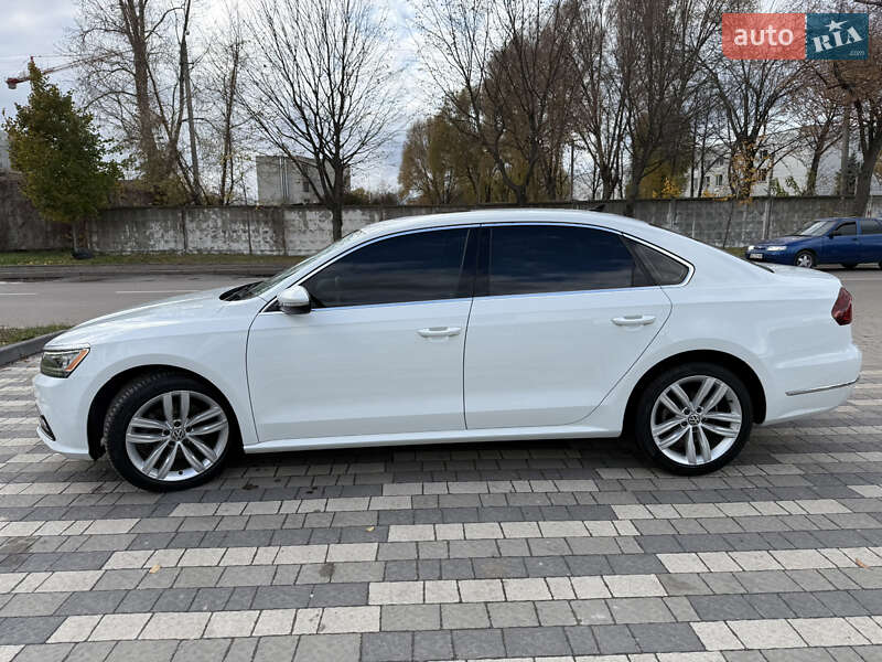 Седан Volkswagen Passat 2017 в Львові