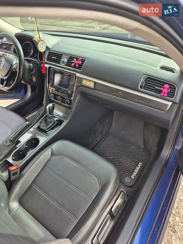 Седан Volkswagen Passat 2016 в Александрие