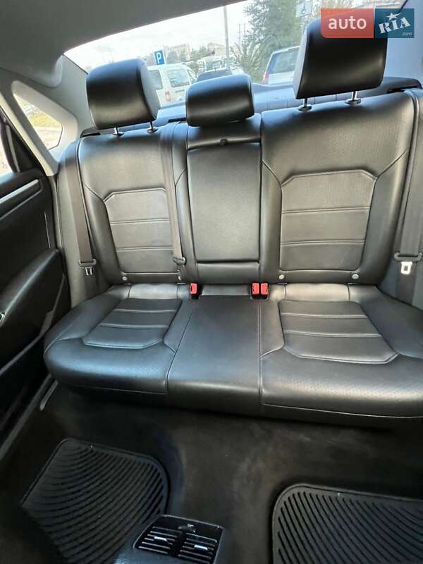 Седан Volkswagen Passat 2016 в Александрие
