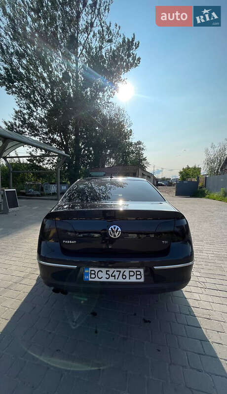 Седан Volkswagen Passat 2010 в Львове