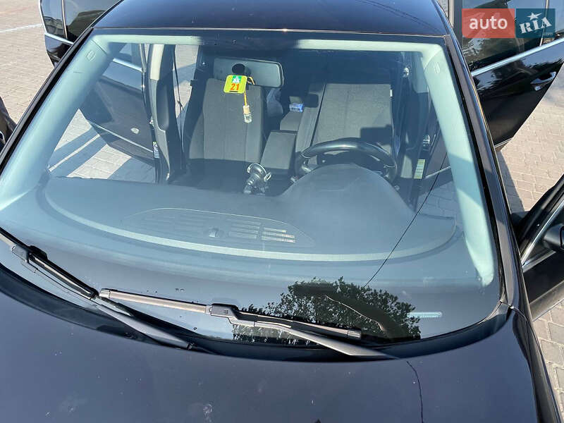 Седан Volkswagen Passat 2010 в Львове