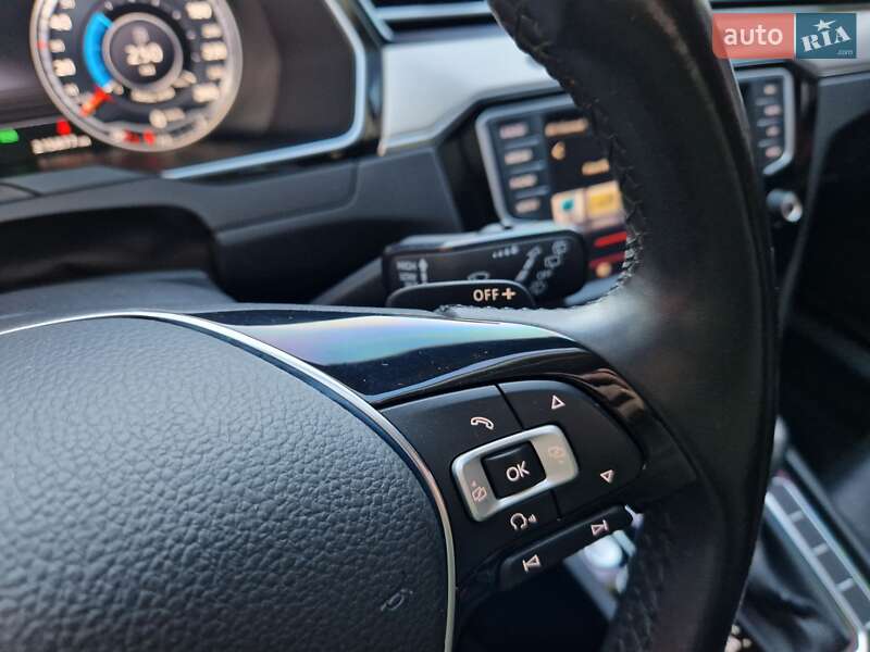 Универсал Volkswagen Passat 2016 в Киеве фото 41 Универсал Volkswagen Passat 2016 в Киеве