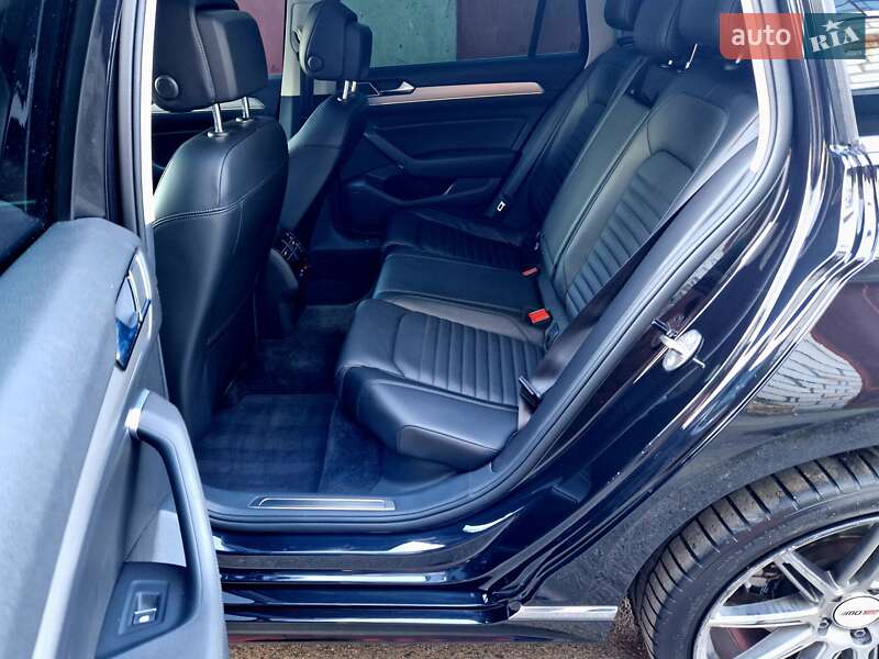 Универсал Volkswagen Passat 2016 в Киеве фото 46 Универсал Volkswagen Passat 2016 в Киеве