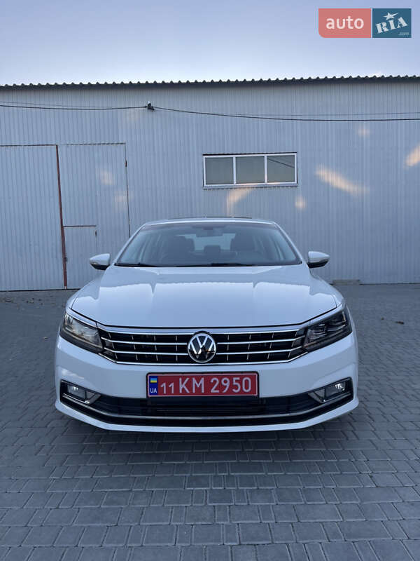 Седан Volkswagen Passat 2016 в Киеве