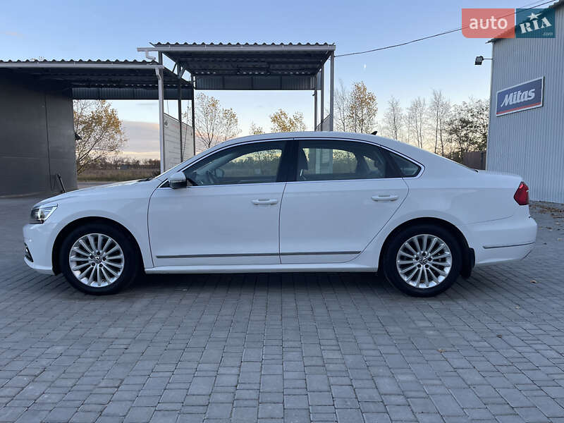 Седан Volkswagen Passat 2016 в Киеве