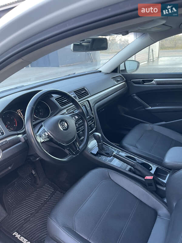 Седан Volkswagen Passat 2016 в Киеве