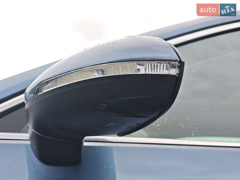 Универсал Volkswagen Passat 2018 в Луцке фото 16 Универсал Volkswagen Passat 2018 в Луцке