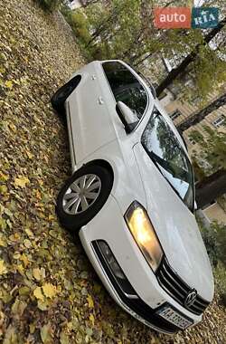 Универсал Volkswagen Passat 2013 в Киеве Универсал Volkswagen Passat 2013 в Киеве