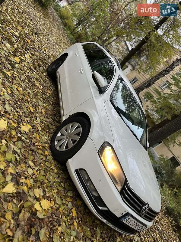Универсал Volkswagen Passat 2013 в Киеве