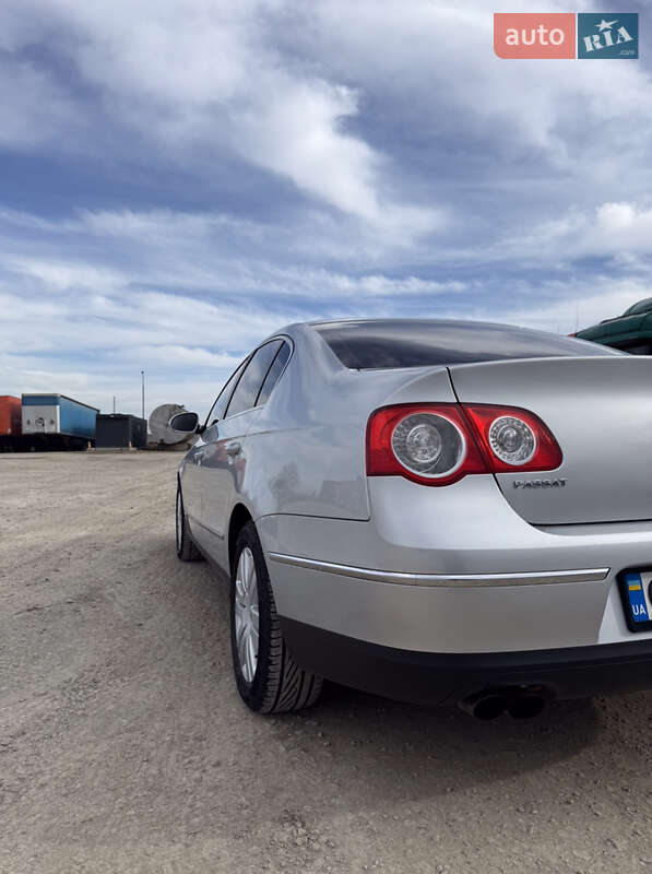 Седан Volkswagen Passat 2007 в Чернівцях
