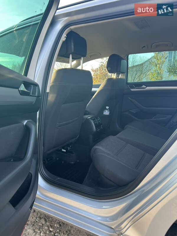 Универсал Volkswagen Passat 2015 в Львове фото 13 Универсал Volkswagen Passat 2015 в Львове