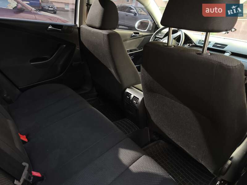 Универсал Volkswagen Passat 2006 в Киеве