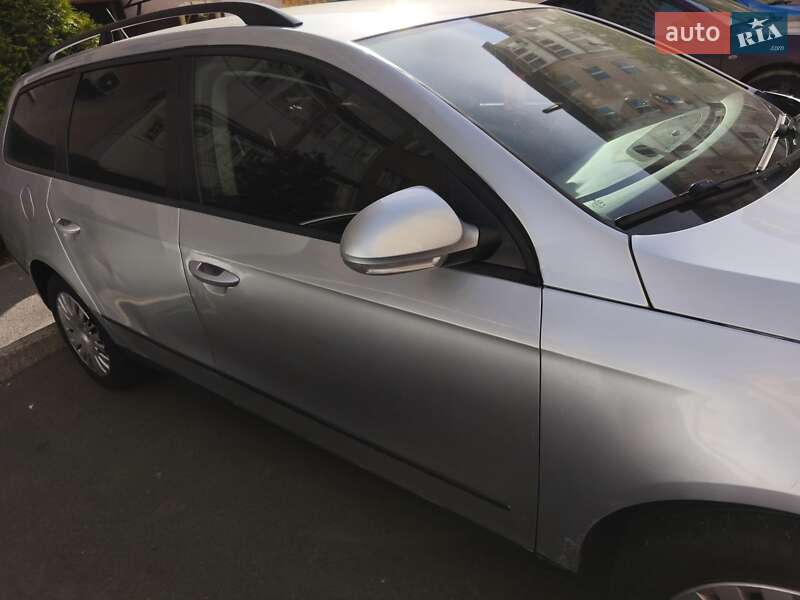 Универсал Volkswagen Passat 2006 в Киеве