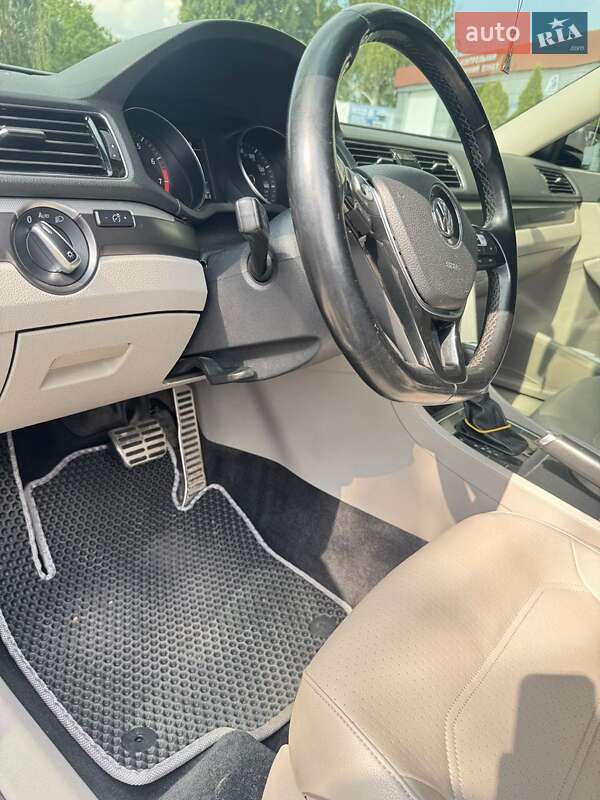 Седан Volkswagen Passat 2017 в Борисполе
