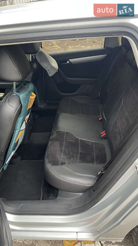 Универсал Volkswagen Passat 2013 в Ужгороде