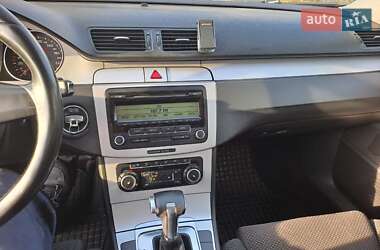 Седан Volkswagen Passat 2010 в Дніпрі