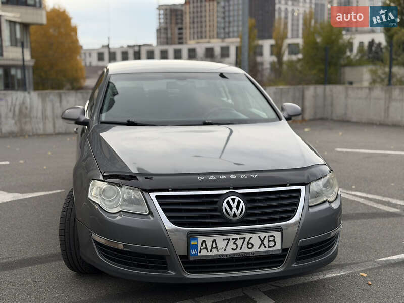 Седан Volkswagen Passat 2005 в Киеве