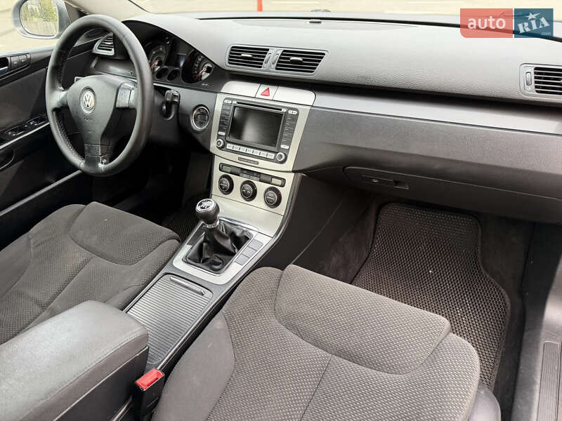 Седан Volkswagen Passat 2005 в Киеве