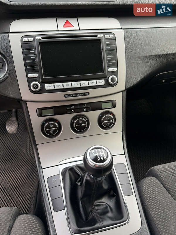 Седан Volkswagen Passat 2005 в Киеве