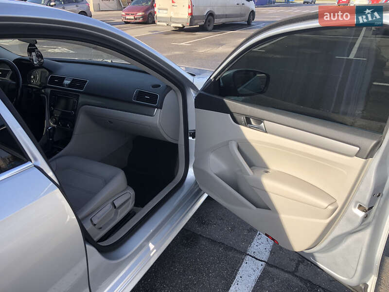 Седан Volkswagen Passat 2015 в Черкассах