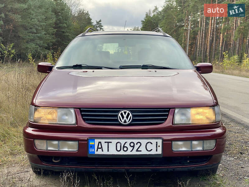 Універсал Volkswagen Passat 1996 в Харкові