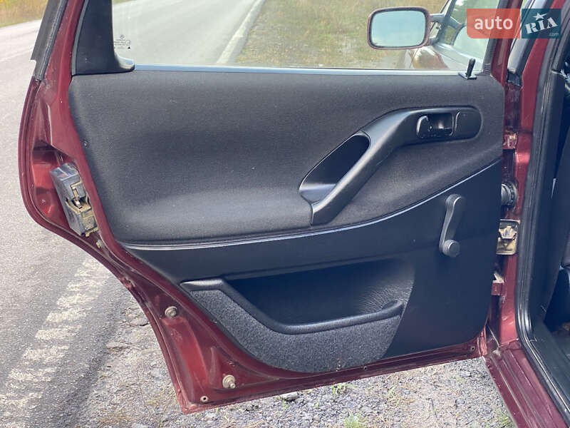 Універсал Volkswagen Passat 1996 в Харкові