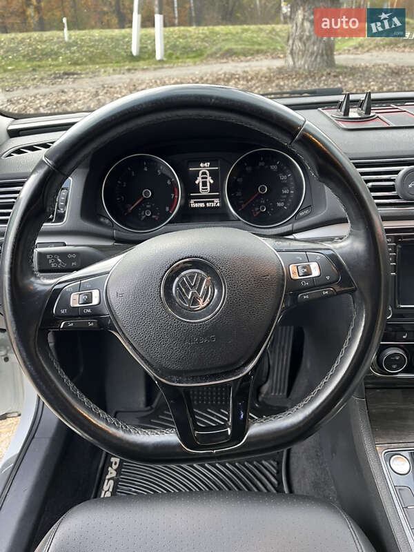 Седан Volkswagen Passat 2016 в Киеве