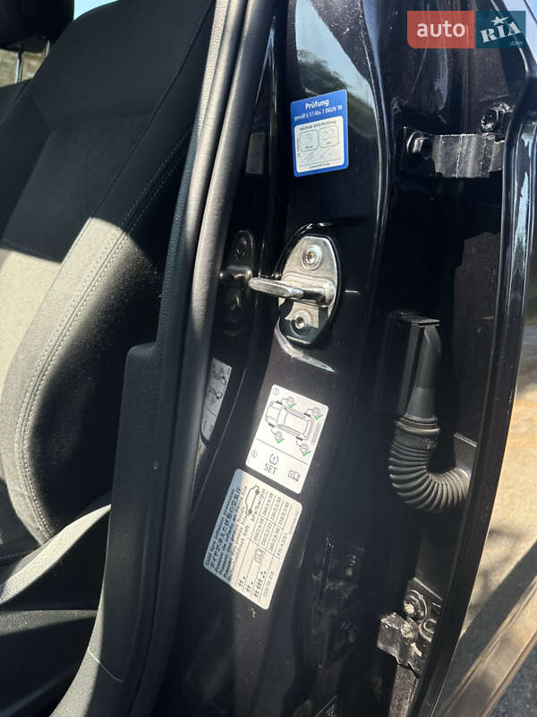 Универсал Volkswagen Passat 2018 в Киеве