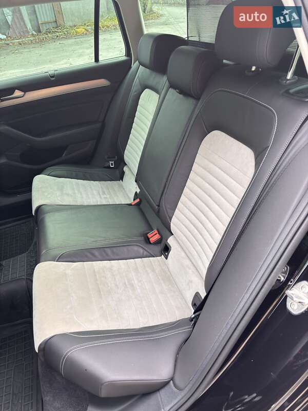 Универсал Volkswagen Passat 2018 в Киеве