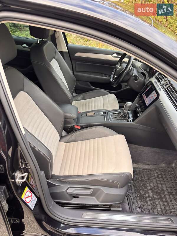 Универсал Volkswagen Passat 2018 в Киеве