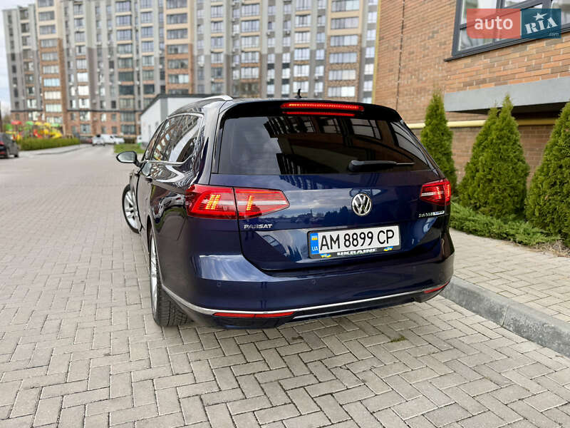Універсал Volkswagen Passat 2017 в Житомирі