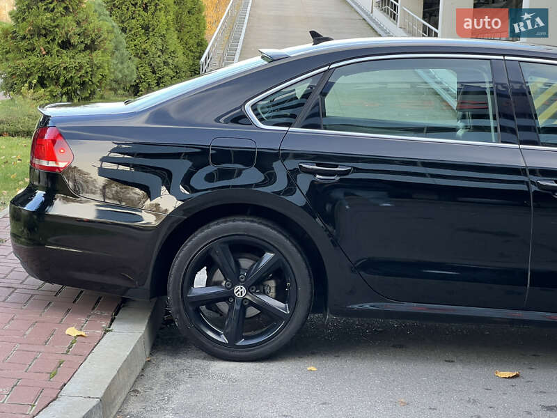 Седан Volkswagen Passat 2013 в Києві