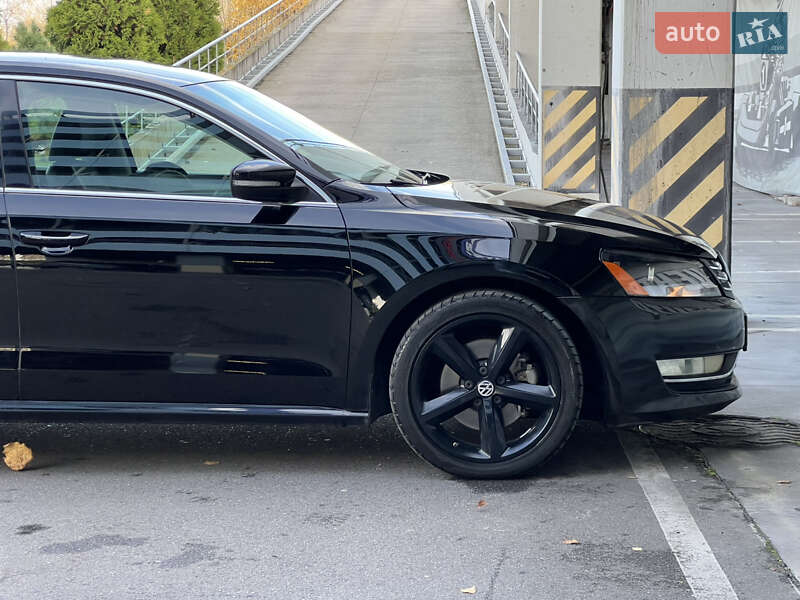 Седан Volkswagen Passat 2013 в Києві