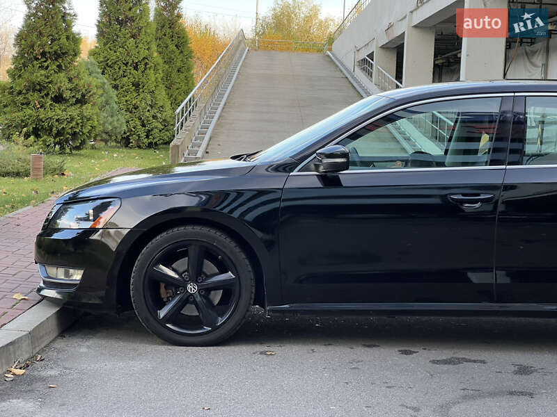 Седан Volkswagen Passat 2013 в Києві