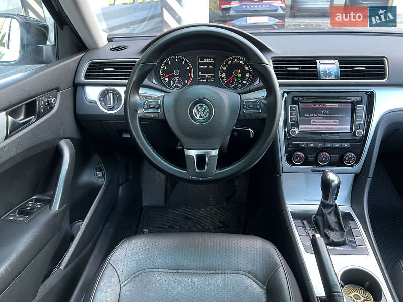 Седан Volkswagen Passat 2013 в Києві