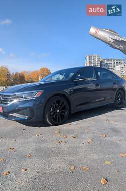 Седан Volkswagen Passat 2021 в Днепре
